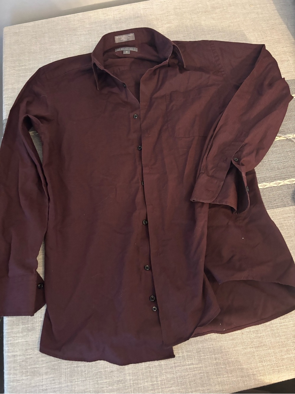 Menโs dress shirt